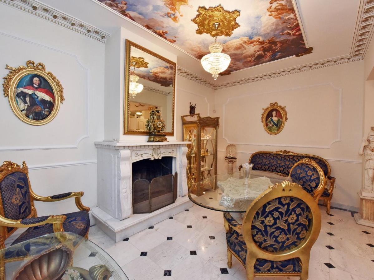 ネア・ムダニアRoyal Houseアパートメント エクステリア 写真