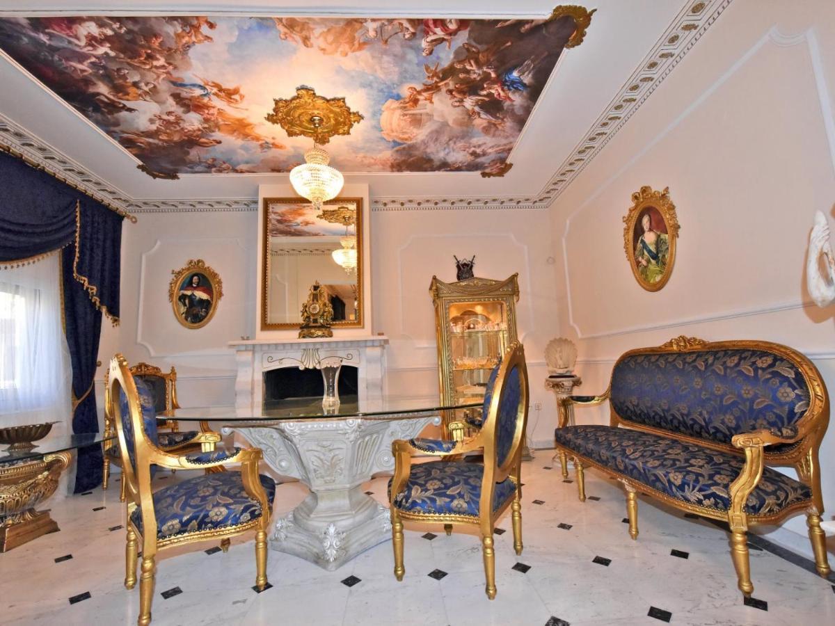 ネア・ムダニアRoyal Houseアパートメント エクステリア 写真